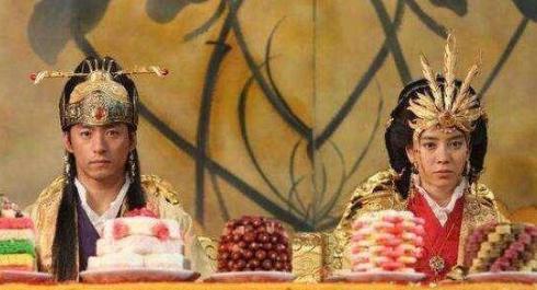 高丽王娶了元朝公主后每日心惊胆战,公主死后立马让出皇位! 高丽王娶了元朝公主后每日心惊胆战,公主死后立马让出皇位!