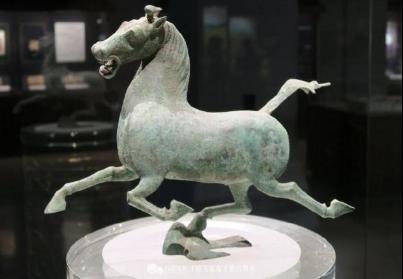 古代汗血宝马到底是什么样的 真的流出来的汗是血一样的吗