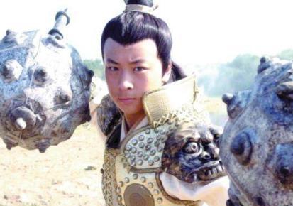 宇文成都输给裴元庆 为什么还能排名第二呢 宇文成都输给裴元庆 为什么还能排名第二呢