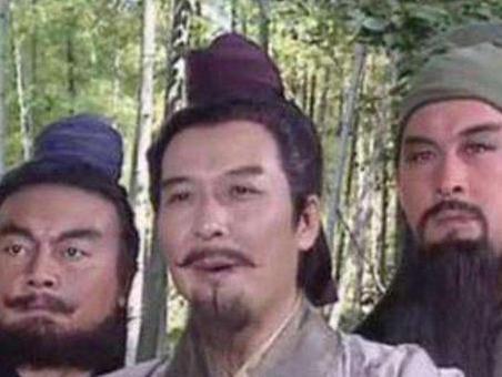 为什么诸葛亮指挥不了关羽 而徐庶却可以指挥关羽呢