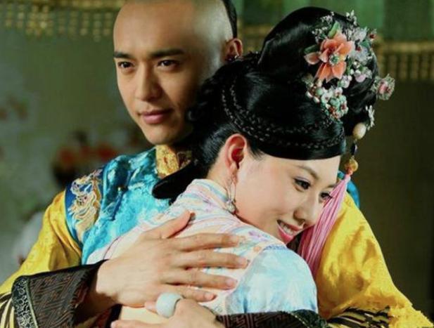 董鄂妃出身不显贵也没有子嗣，为什么能得到顺治百般疼爱？