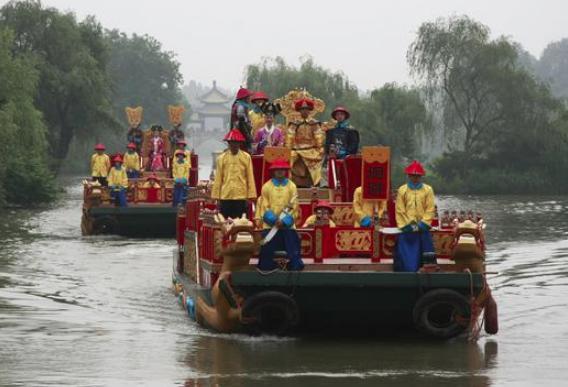 乾隆六次下江南，这六次的原因分别是什么？