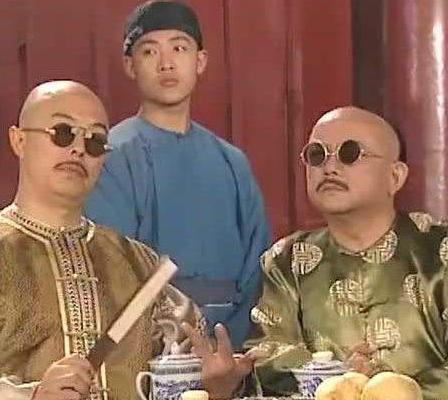 嘉庆为什么要扳倒和珅 和珅为什么不是自杀而是被赐死