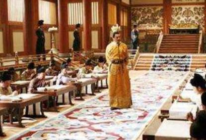 古代<a href=https://www.lishiji.cn/lishi/11554/ target=_blank class=infotextkey>科举考试</a>为了防止作弊 进入考场之前竟然要脱光<a href=https://www.lishiji.cn/lishi/6426/ target=_blank class=infotextkey>衣服</a><a href=https://www.lishiji.cn/lishi/8101/ target=_blank class=infotextkey>洗澡</a>