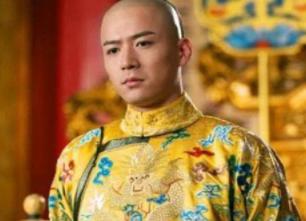 康熙第一次见乾隆是什么时候？为什么康熙会惊讶？