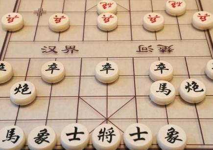 象棋中的楚河汉界在什么地方 其中的排列循序有什么讲究呢 象棋中的楚河汉界在什么地方 其中的排列循序有什么讲究呢