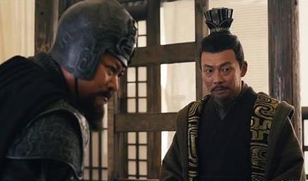 曹操逼死荀彧为什么还敢留荀攸 难道说他不怕趁机报复吗