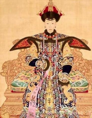 她是乾隆从江南带回的女人，皇后却因她被废