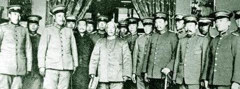 辛亥革命时为什么要重用北洋军？原因是什么