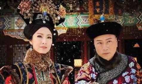 慈禧路过李莲英家皱了下眉,李突然磕头请假并火速赶回:奴才该死!