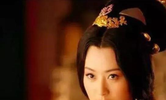 周幽王为博得褒姒一笑,用了很多方法,烽火戏诸侯只是其中之一? 周幽王为博得褒姒一笑,用了很多方法,烽火戏诸侯只是其中之一?