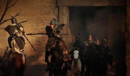 古代的城门都是朝里面开的 这是为什么呢 古代的城门都是朝里面开的 这是为什么呢