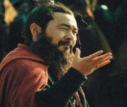 他是袁绍的狗头军师 却一步步将袁绍带入阴沟之中