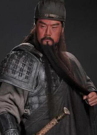 此人是三国不起眼的小人物，杀死了两位五虎上将
