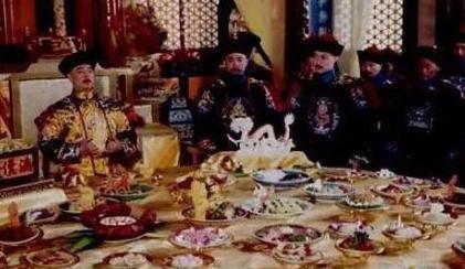 清朝皇帝的生活到底有多奢侈 单单凭一个吃饭就看出来了