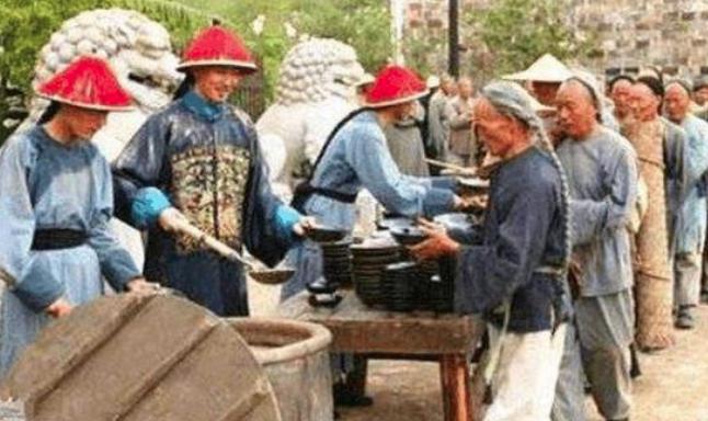和坤往赈灾粮中掺沙子,乾隆知道了为何不罚他? 和坤往赈灾粮中掺沙子,乾隆知道了为何不罚他?
