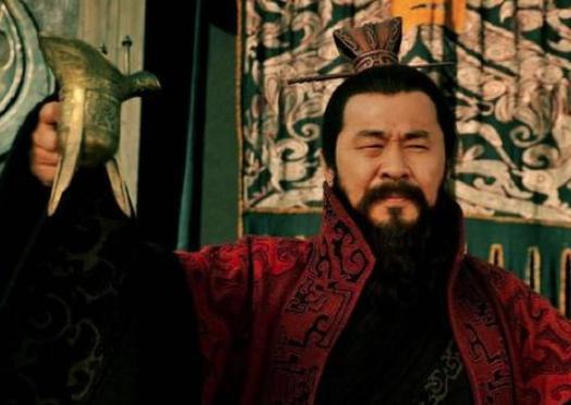 文不如曹植，武不如曹彰，曹丕到底靠的什么？