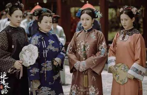 古代<a href=https://www.lishiji.cn/lishi/3304/ target=_blank class=infotextkey>妃子</a>怎么洗澡？坐在盆里由宫女服侍