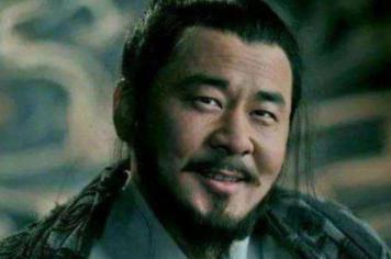 曹操的家族背景有多强大？曹操靠什么起家的？