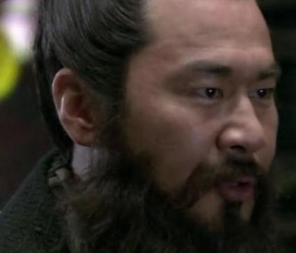 徐州大战双方的兵力差不多 为什么刘备会败的那么惨呢 徐州大战双方的兵力差不多 为什么刘备会败的那么惨呢