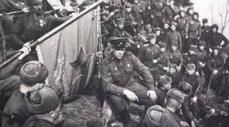 乾隆在新疆立了一块碑,沙俄处心积虑想盗走。 乾隆在新疆立了一块碑,沙俄处心积虑想盗走。