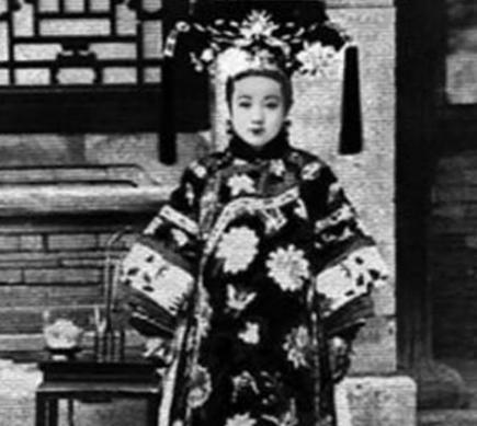 清朝灭亡后为什么满族人都消失了了 他们到底去了哪里 清朝灭亡后为什么满族人都消失了了 他们到底去了哪里