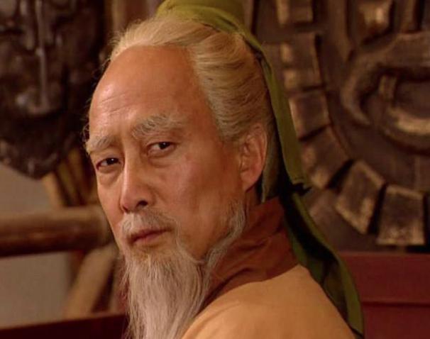 曹操杀死一代名医华佗，是因为华佗非要开颅吗？