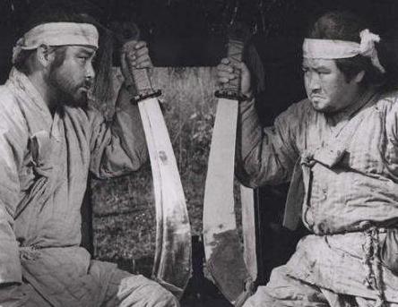 古代断头饭想吃什么就有什么吃的 为什么还要放一块生肉呢 古代断头饭想吃什么就有什么吃的 为什么还要放一块生肉呢