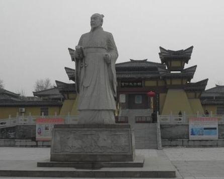 一代霸主齐桓公手中握有大权 为什么会被饿死的宫中呢