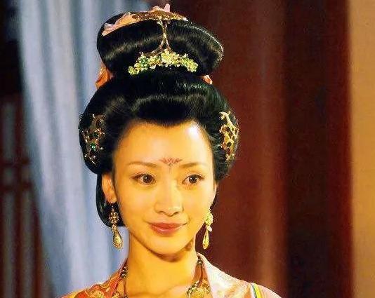 安史之乱后,唐玄宗不仅被迫杀死爱妃杨贵妃,还被儿子软禁?