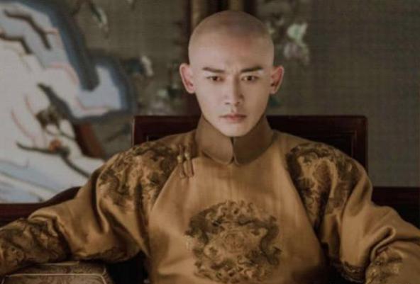 乾隆参加大臣葬礼，为什么把腰间的荷包留在大臣家？