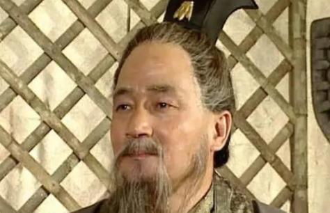 托孤大臣张昭对孙权有什么帮助?为什么孙权称帝要火烧张昭家门? 托孤大臣张昭对孙权有什么帮助?为什么孙权称帝要火烧张昭家门?