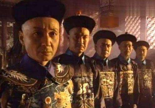 顾命八大臣出现于什么时候？有哪八个人？