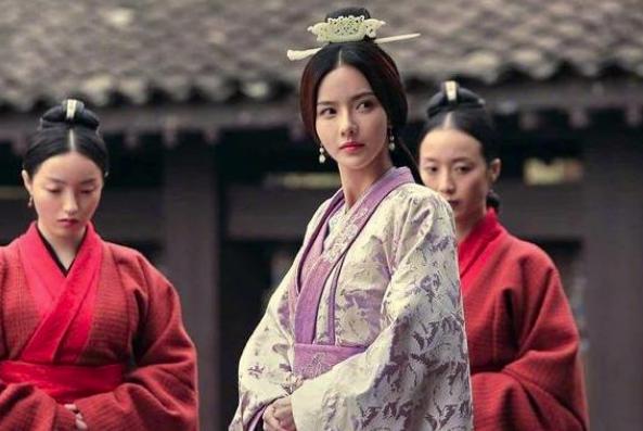 曹操喜欢抢别人的老婆，背后真相是什么？