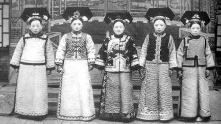 真实的清朝时期到底是什么样的 真的和电视剧的一样吗 真实的清朝时期到底是什么样的 真的和电视剧的一样吗