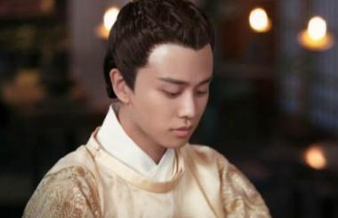 此女命运坎坷成王妃后流落民间,儿子长大之后找了她一生! 此女命运坎坷成王妃后流落民间,儿子长大之后找了她一生!