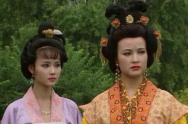 上官婉儿是武则天心腹，那她是怎么成唐中宗宠妃的？