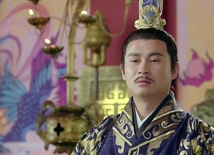 春秋战国时期诸侯争霸 此事的周天子到底在做什么