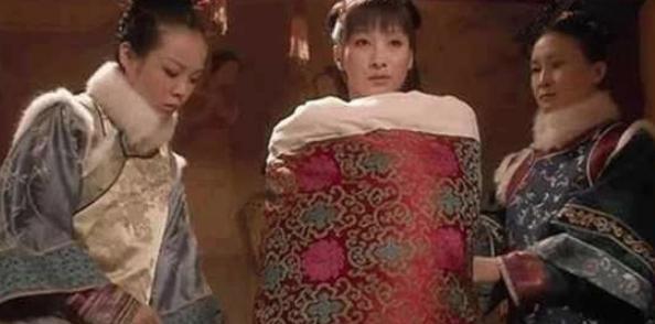 清朝皇帝死后，后宫那么多妃子该怎么办？