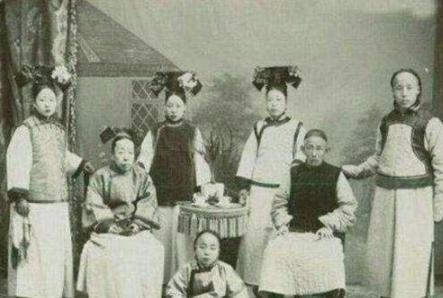 古代的小妾有多惨？除了要<a href=https://www.lishiji.cn/lishi/12290/ target=_blank class=infotextkey>生孩子</a>还要做这些事情！