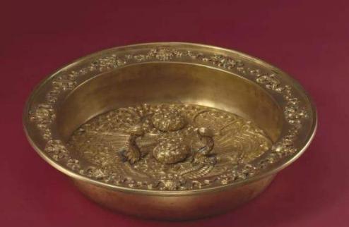 御用金提炉有什么作用?它的出现就代表“真龙天子”的驾临 御用金提炉有什么作用?它的出现就代表“真龙天子”的驾临