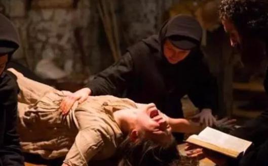 <a href=https://www.lishiji.cn/lishi/2450/ target=_blank class=infotextkey>古代</a>人羞于<a href=https://www.lishiji.cn/lishi/9566/ target=_blank class=infotextkey>启</a>齿的一件事，<a href=https://www.lishiji.cn/lishi/2167/ target=_blank class=infotextkey>现代</a>人却觉得无碍，反而还是一门<a href=https://www.lishiji.cn/lishi/11978/ target=_blank class=infotextkey>行业</a>呢！