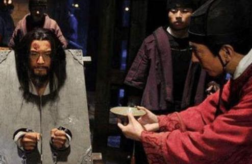 岳飞之死真的是秦桧的错吗？秦桧夫妇跪了八百年有点冤！