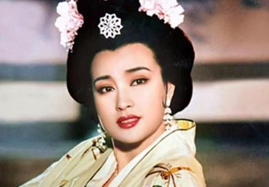 唐十八陵中为什么只有武则天的墓没被盗？乾陵地宫中有哪些宝物？