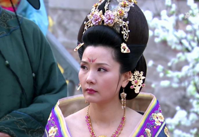 杨贵妃真的受宠吗?曾两次被唐玄宗赶<a href=https://www.lishiji.cn/lishi/14635/ target=_blank class=infotextkey>出宫</a>,她只是武惠妃的替身?