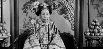 慈禧太后喜欢饭后散步，遛弯队伍长达二十多米！