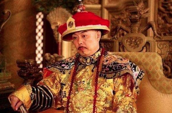 康熙非嫡非长，最后是怎么成为皇帝的？