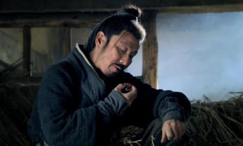 彭城之战项羽三万人击退刘邦,垓下之战项羽占据优势为何败了? 彭城之战项羽三万人击退刘邦,垓下之战项羽占据优势为何败了?