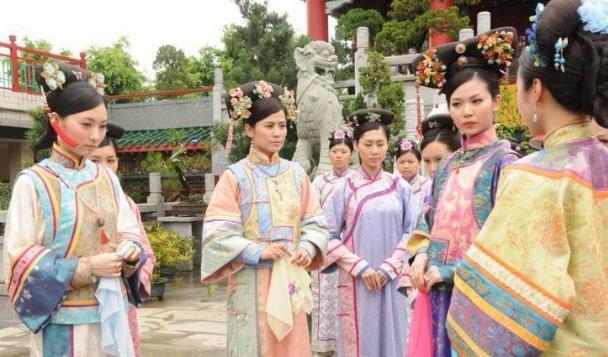 彤贵妃深受宠爱,生三个女儿为何还连降三级? 彤贵妃深受宠爱,生三个<a href=https://www.lishiji.cn/lishi/10018/ target=_blank class=infotextkey>女儿</a>为何还连降三级?