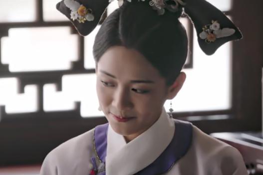 她是乾隆亲封的<a href=https://www.lishiji.cn/lishi/4807/ target=_blank class=infotextkey>贵妃</a>，最后死得莫名其妙